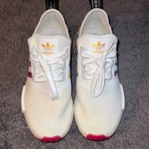 Adidas sneakers size 7 1/2 women